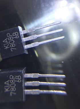 直插三极管 KIA7808P  TO220三端