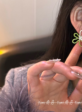 微镶锆石清新甜美花朵耳环耳钉女气质小众设计感甜美清新时髦耳饰