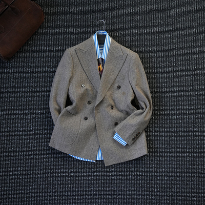人字纹羊毛戗驳领双排扣西服男
