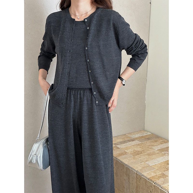 可机洗三件套~亲肤100.精纺羊毛针织开衫+背心女休闲高腰阔腿裤秋