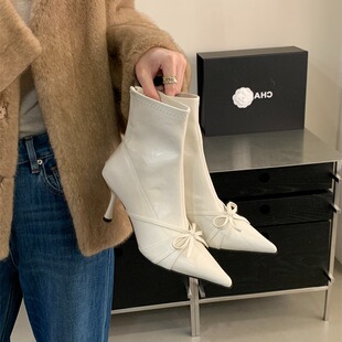 软皮呐~米白尖头细跟性感短靴女蝴蝶结高跟瘦瘦靴弹力高级感裸靴