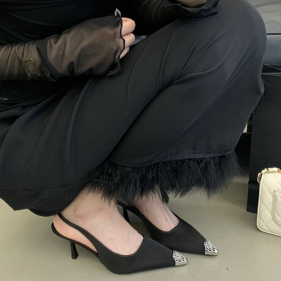 2026春季新款黑色尖头细跟后空凉鞋女金属方头装饰气质通勤高跟鞋