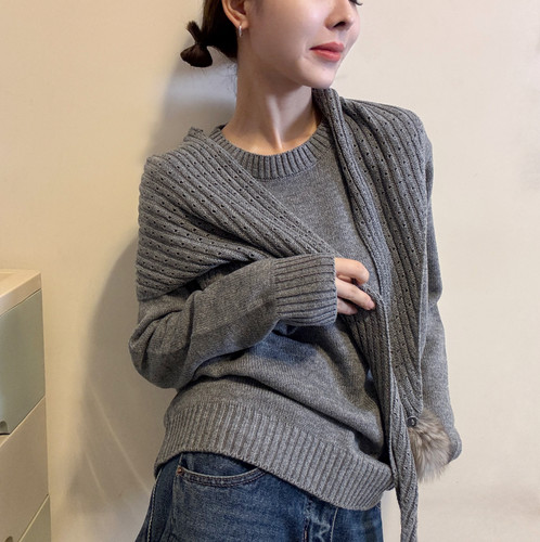 欧洲站2025冬季新款气质圆领纯色配围巾打底针织衫韩系两件套上衣