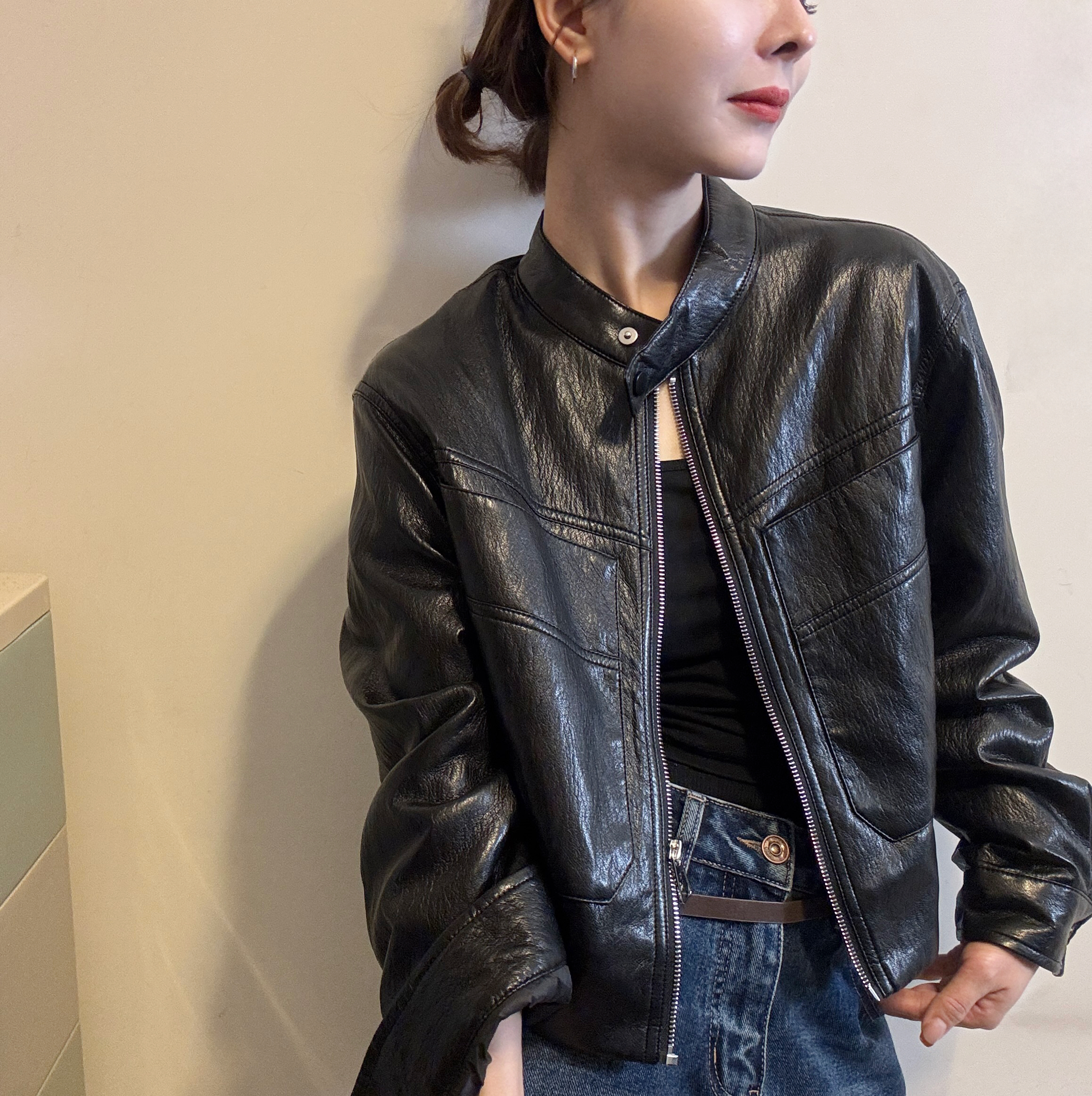 欧洲站2025冬季新款圆领按扣拉链竖口袋设计短款时髦皮衣羽绒外套