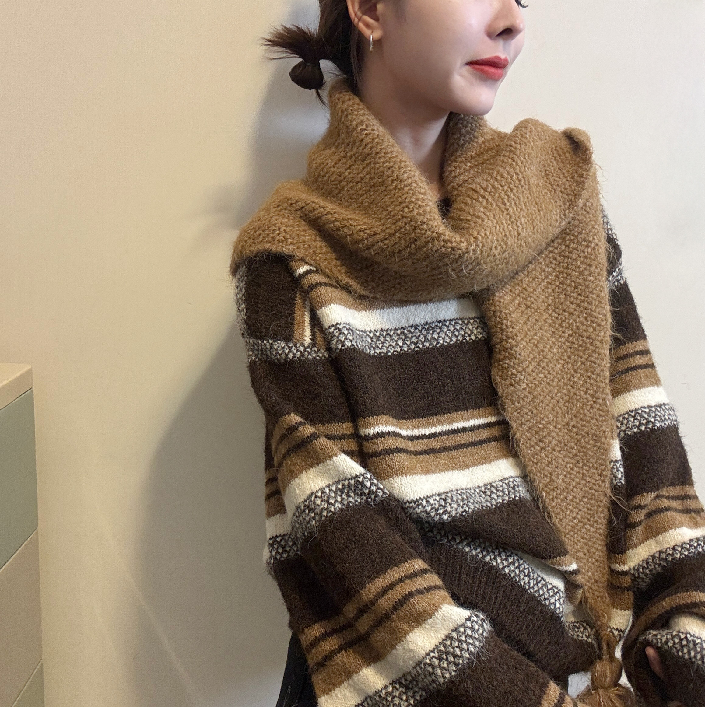 欧洲站2025冬季洋气时尚复古条纹拼色配围巾保暖针织衫套头毛衣女