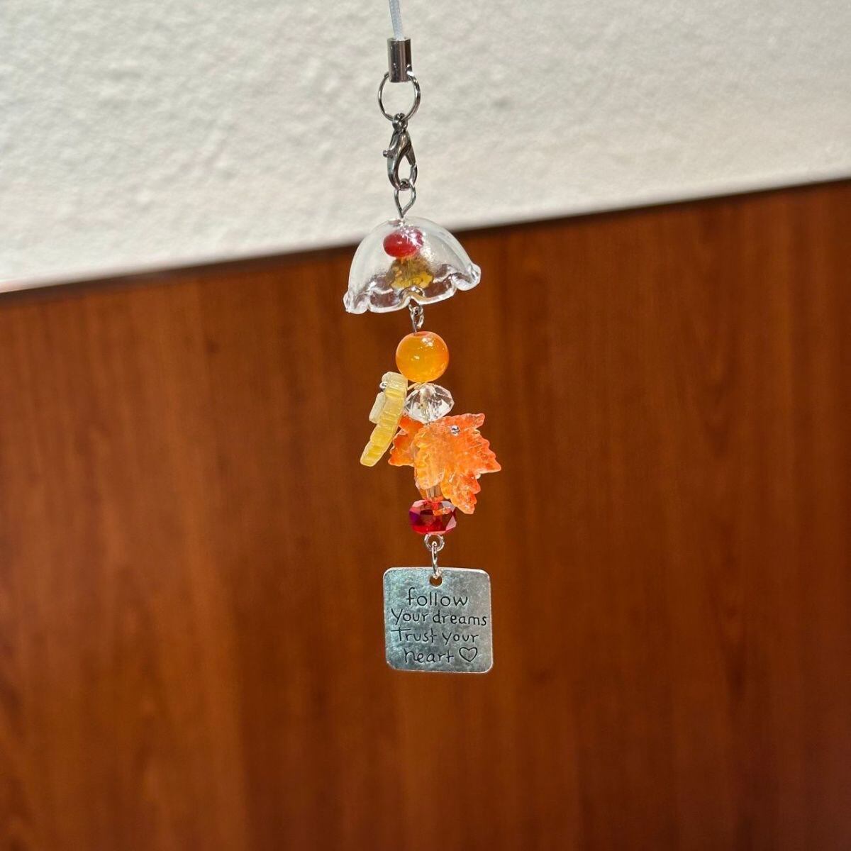 清透枫叶手机链梦幻水母造型高颜值早春挂件高颜值百搭包包小挂饰