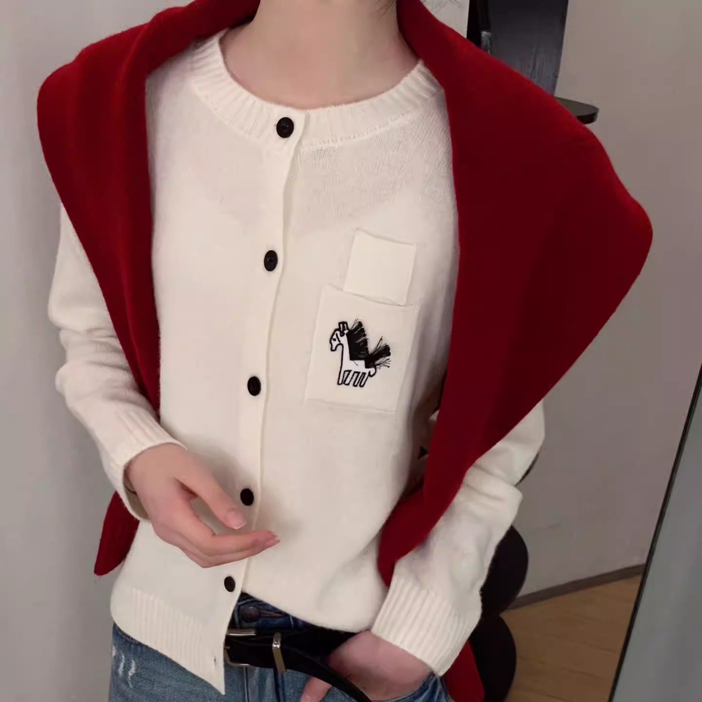 欧洲站2025新款时尚圆领卡通口袋单排扣100羊毛针织衫百搭毛衣潮