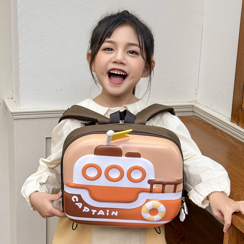 幼儿园小朋友超轻便轮船蛋壳书包男童旅行立体背包女童可爱双肩包