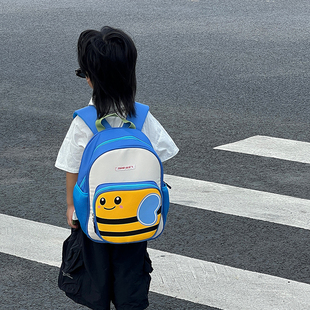 可爱出行小蜜蜂幼儿园儿童双肩包轻便拼色宝宝背包休闲男童小书包