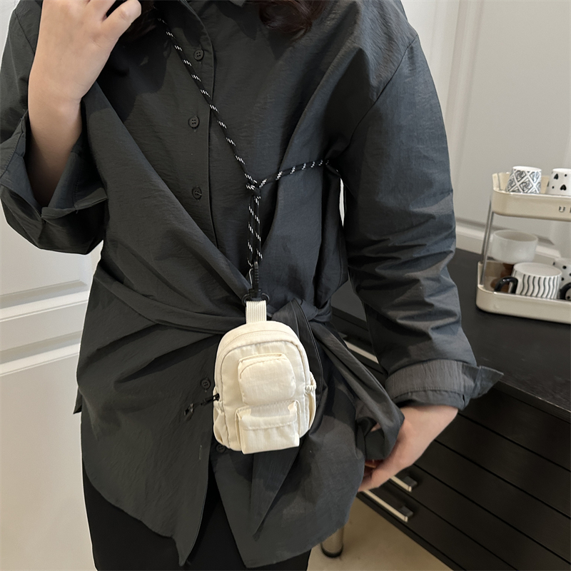 女童斜挎包2025新款小女生外出轻便配饰零钱包儿童宝宝休闲单肩包