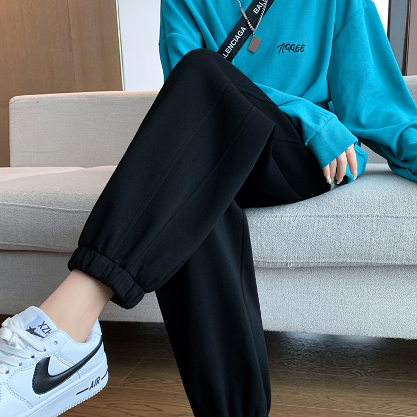 秋冬黑色裤子女2025新款宽松束脚