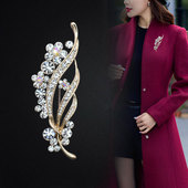 2024高档西装 女士胸花配饰气质水晶胸针女大气大衣别针饰品送妈妈