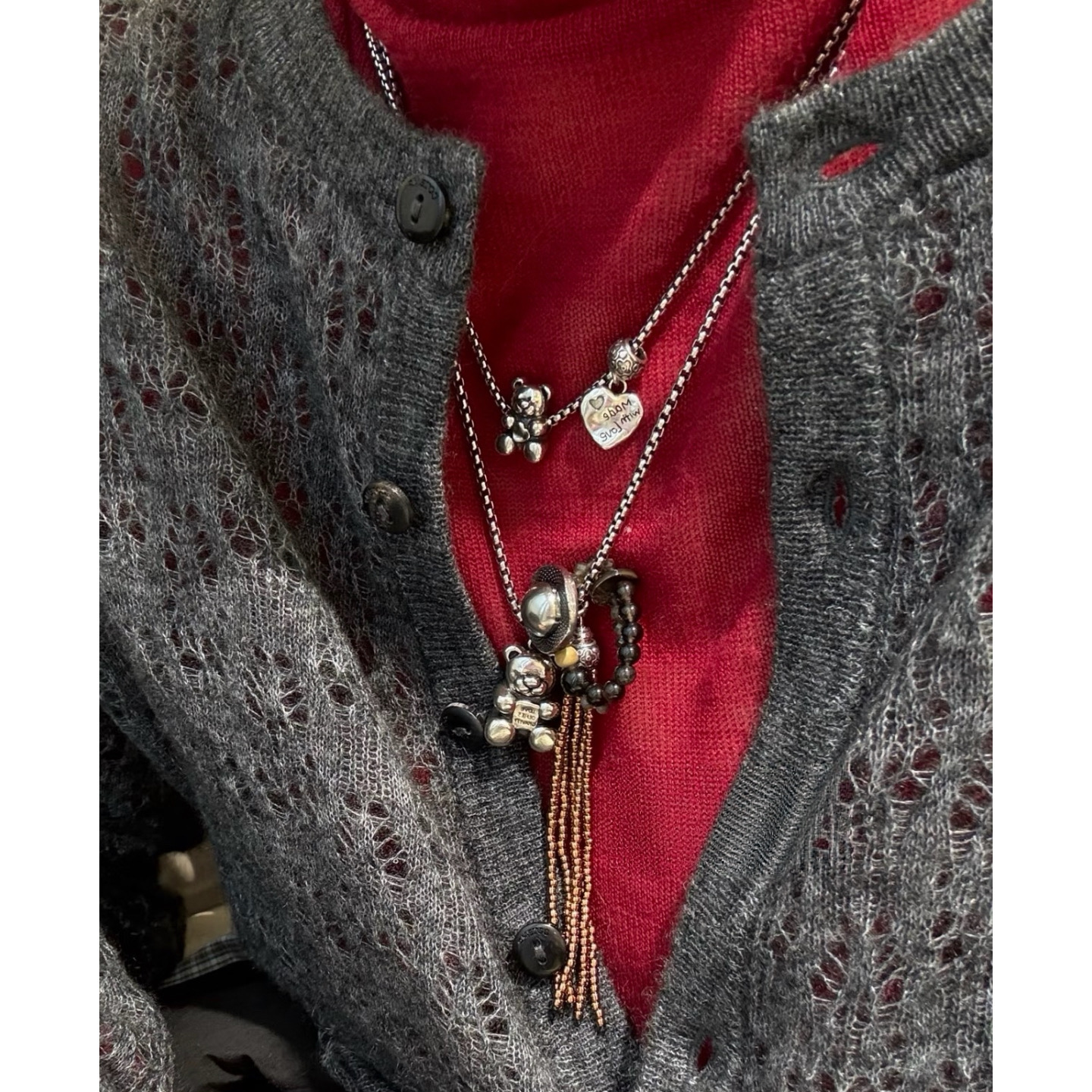 小众设计联名款做旧小熊抱抱爱心流苏纽扣项链  个性甜酷风搭配