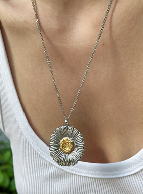 意大利大牌时髦手工拉丝质感金银撞色小雏菊吊坠项链