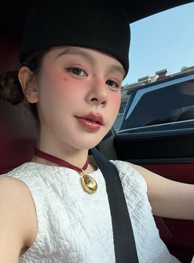 周美美同款金色复古雕花可打开鹅蛋吊坠项链  红色丝绒显白颈链