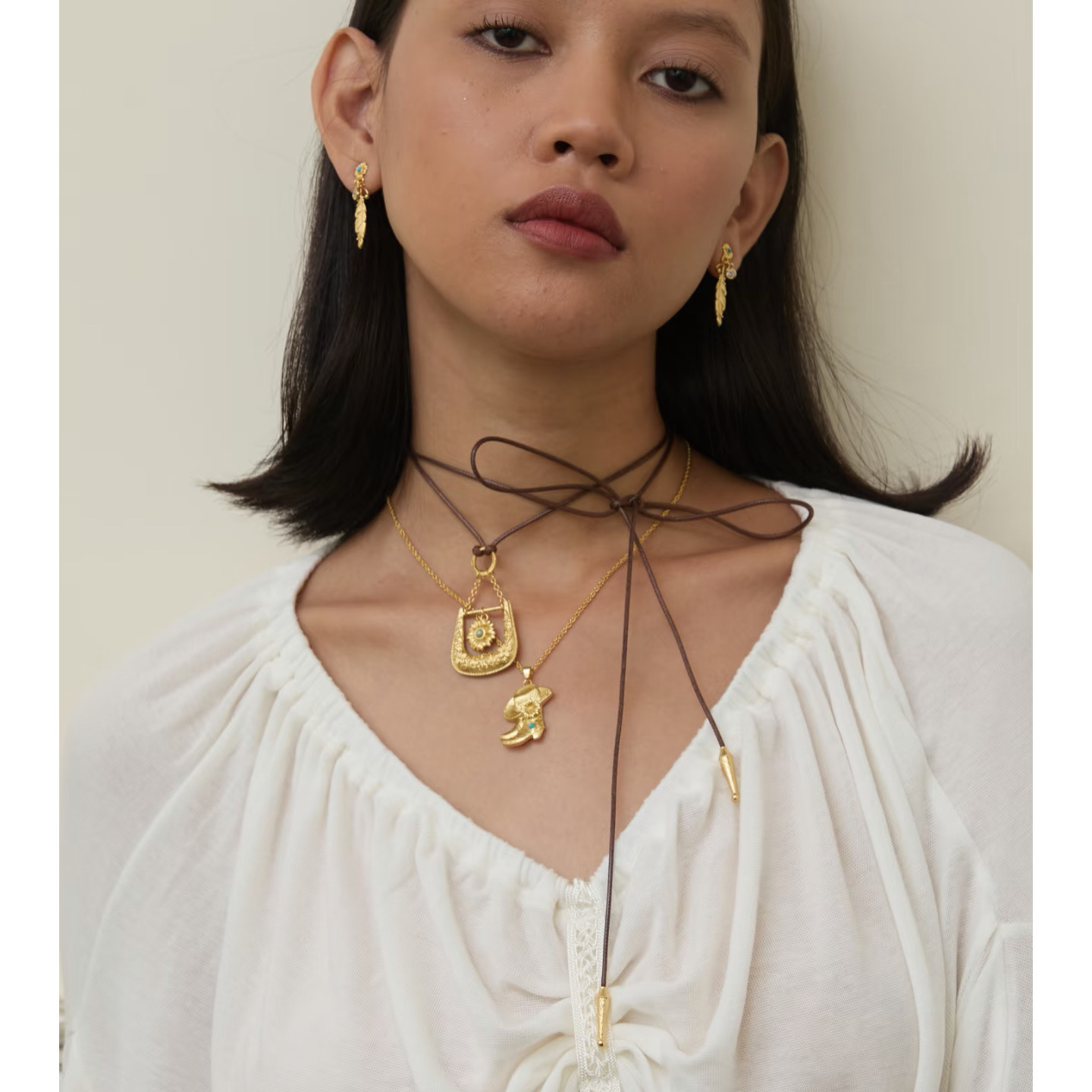 漫花旅人开放式高级感蜡绳绑带长款毛衣链  金色花间行者靴子项链