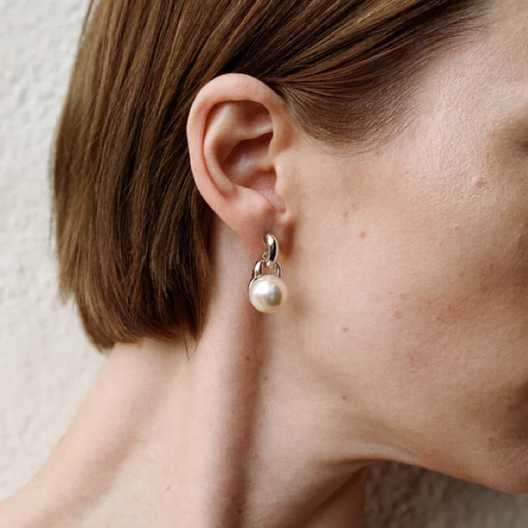 925银针欧阳娜娜同款Sophie Buhai优雅气质白色珍珠灯泡吊坠耳环