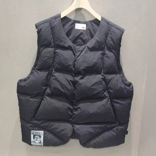 中国李宁Atticus Torre艺术家限定系列冬季情侣款羽绒马甲AMRV075