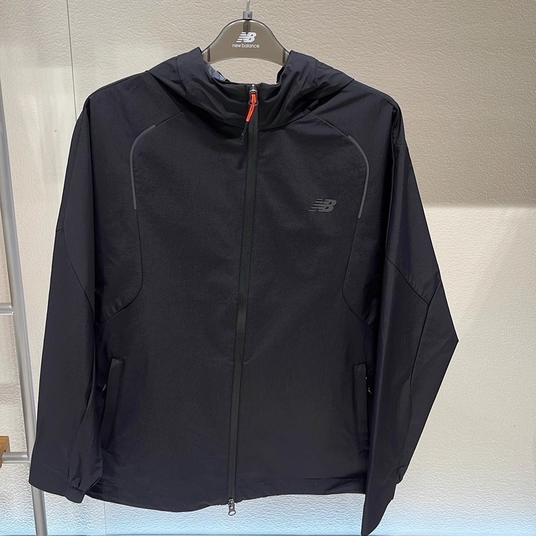 New Balance NB秋季男女同款连帽防风保暖运动夹克外套NAF33021
