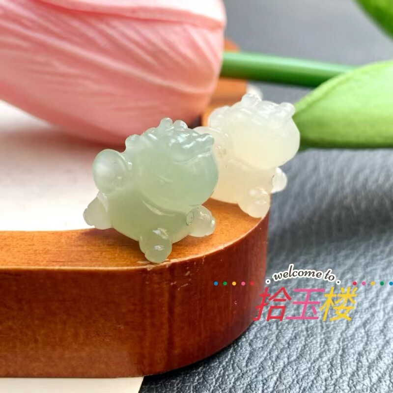 天然和田玉生肖马小吊坠通孔diy手链项链玉马手机链钥匙链礼物