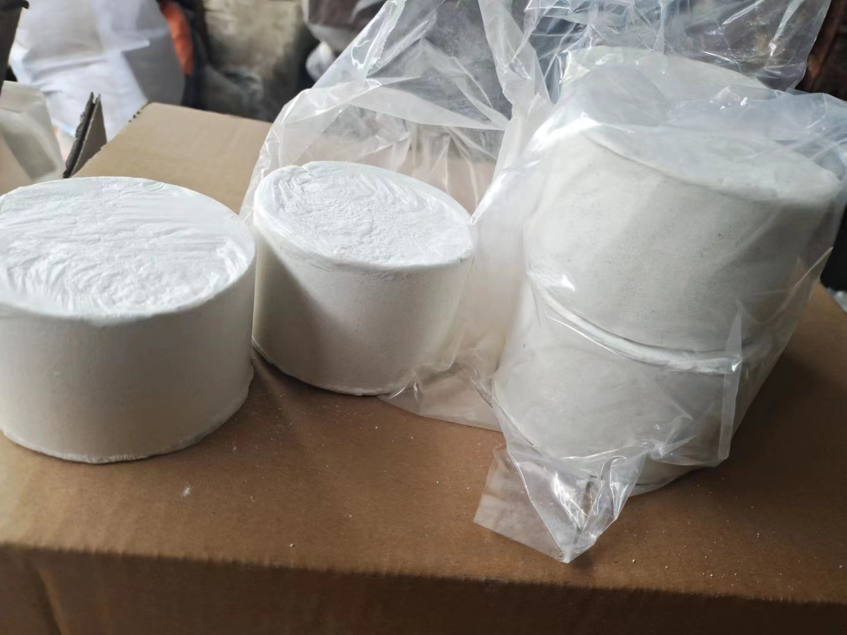 铝液精炼剂铝合金除气块铝合金除气饼除渣剂精炼剂压铸浇筑耗材