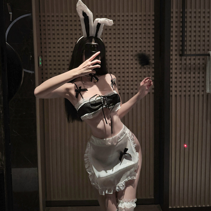 妖精喵：不许动！检查作业~性感火辣三点女仆兔兔套装