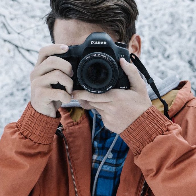 旧照片修复 翻新处理修补相片黑白照上色去皱损坏图片还原