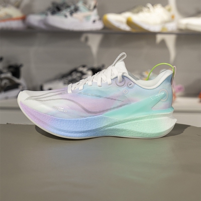 李宁男女跑鞋减震回弹