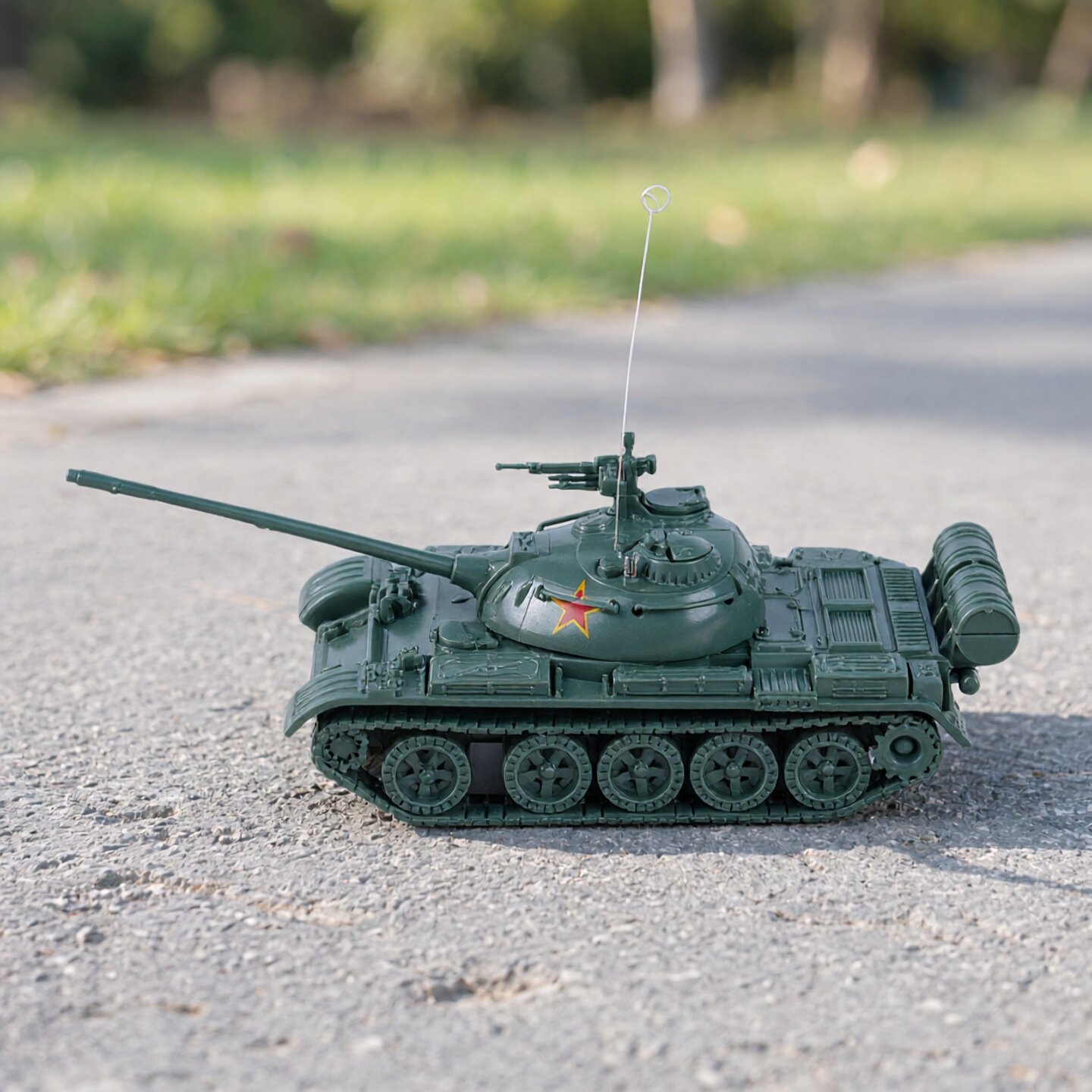 1/72免胶拼装主战坦克模型图片