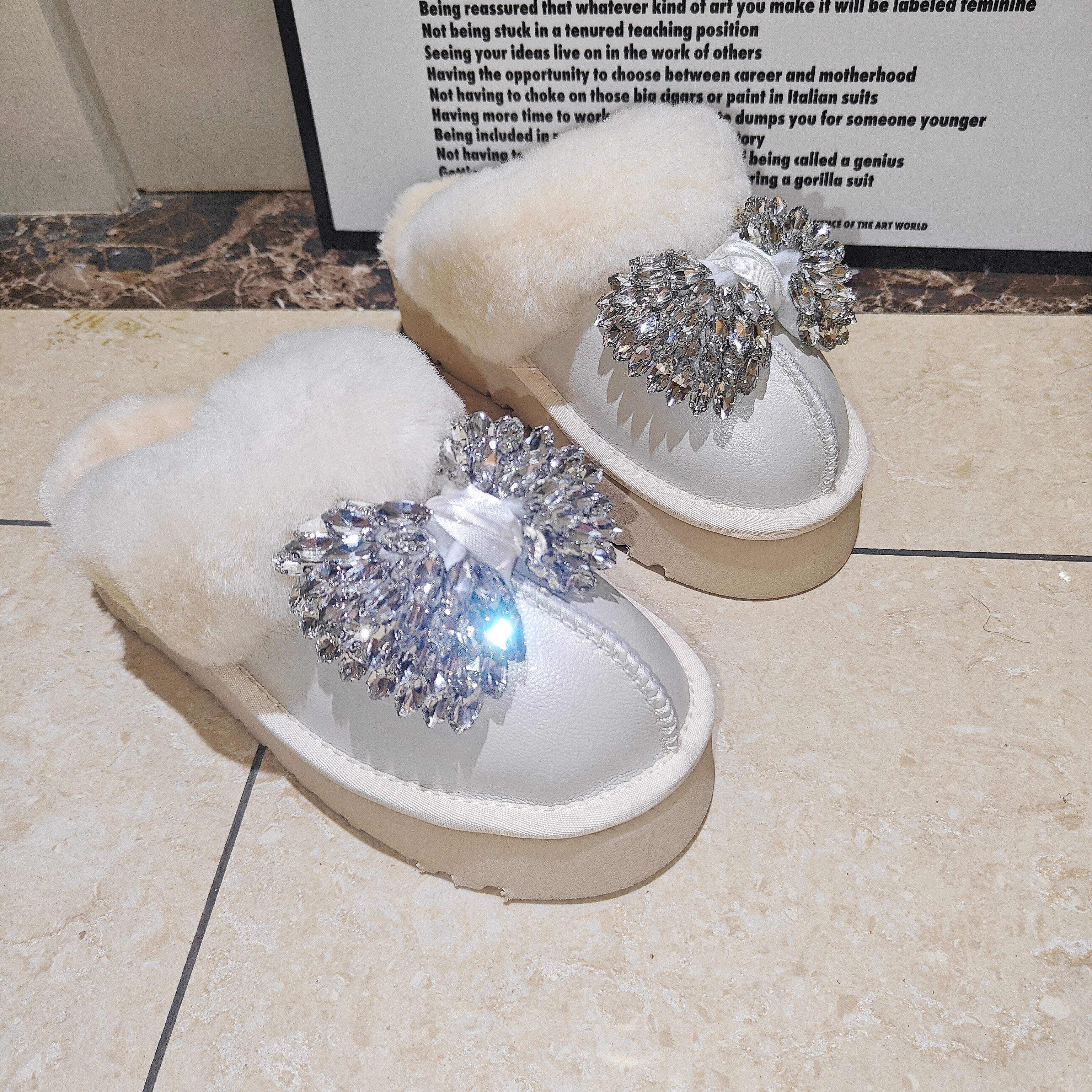 2025新款冬季重工水钻蝴蝶结厚底星拖雪地靴女加绒时尚潮爆款半托