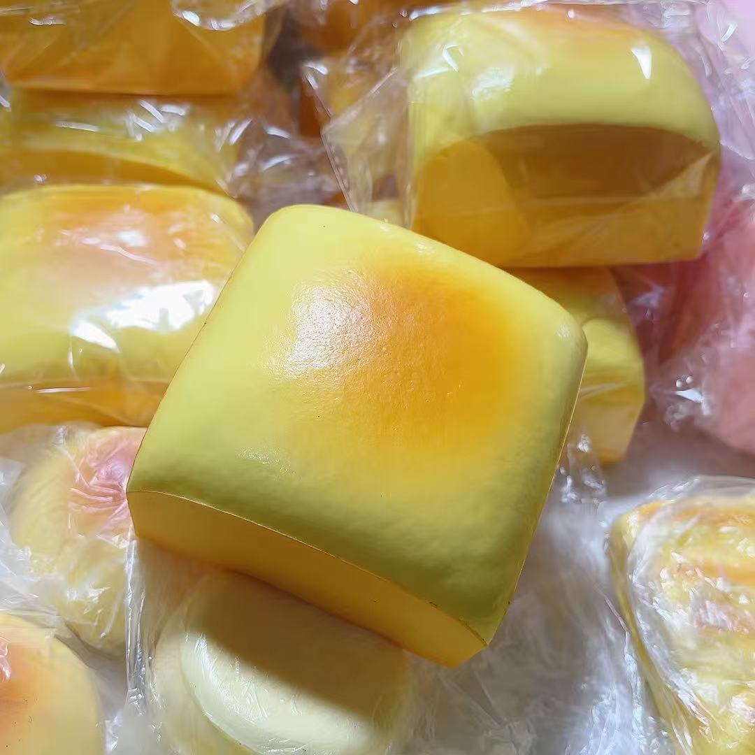 手感湿软仿真pu大土司块慢回弹捏捏乐解减压模型道具礼物一件代发