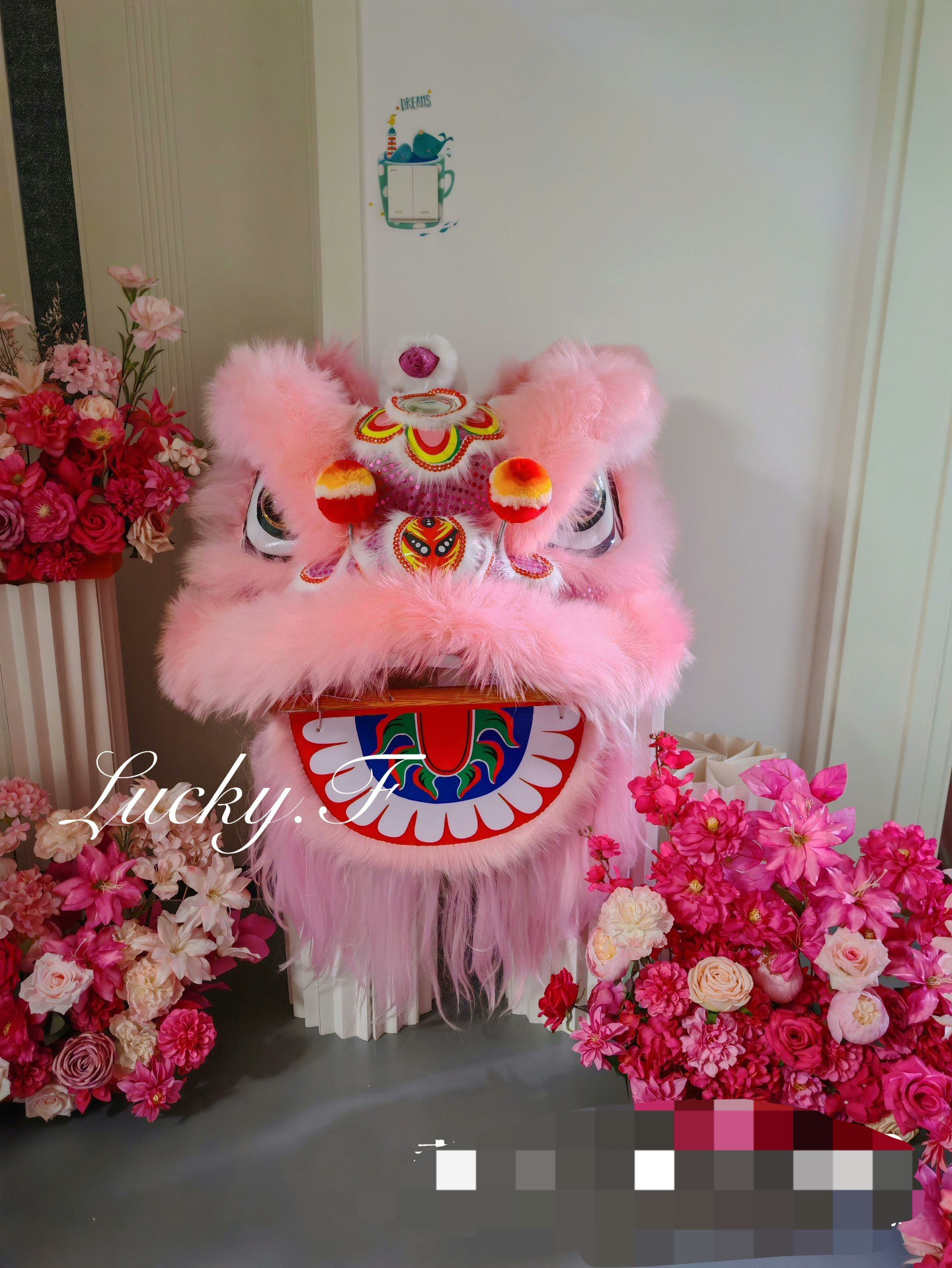 澳洲羊毛醒狮狮子头场景布置国潮粉色红色婚房婚礼布置舞台表演用