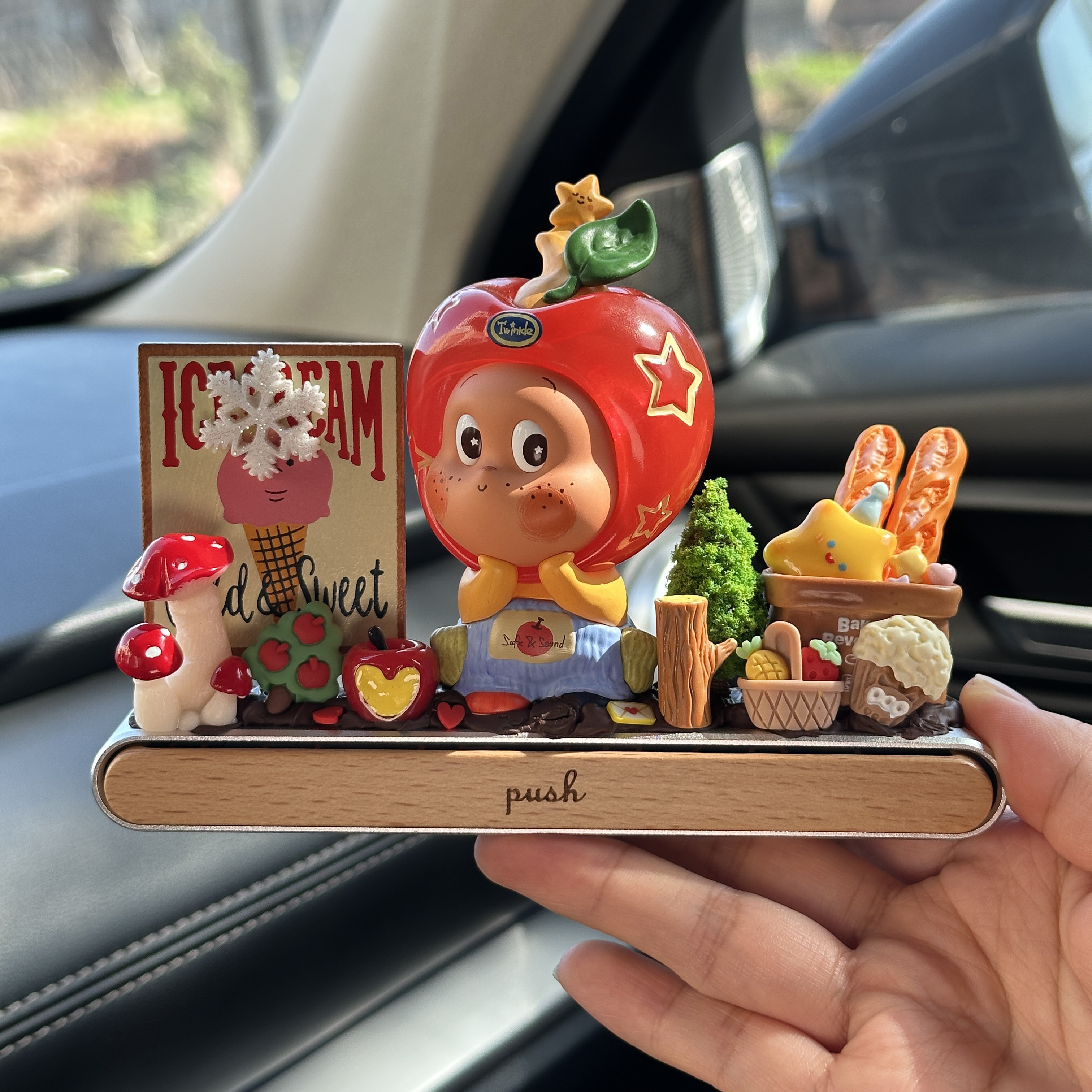 泡泡玛特车载摆件停车牌临时挪车电话牌号码牌2026新款车内装饰品