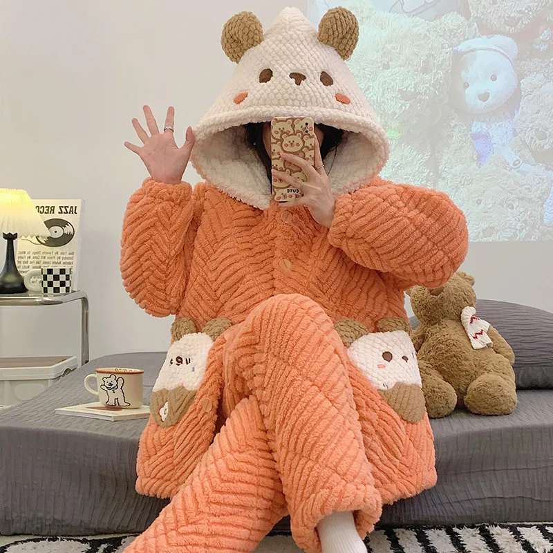 冬季加厚珊瑚绒睡衣女冬天三层夹棉可爱保暖连帽家居服可外穿套装