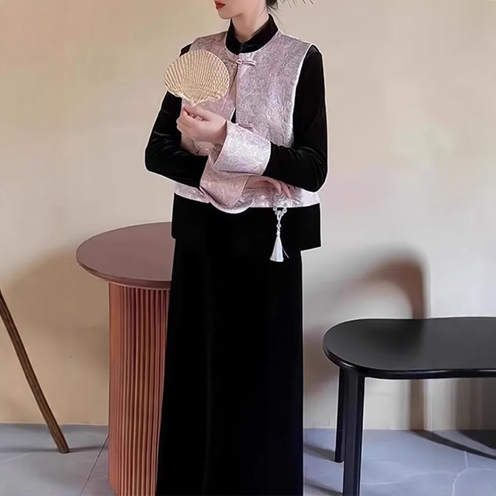 新中式2024新女新中式国风盘扣马甲外套+气质内搭上衣+丝绒半身裙