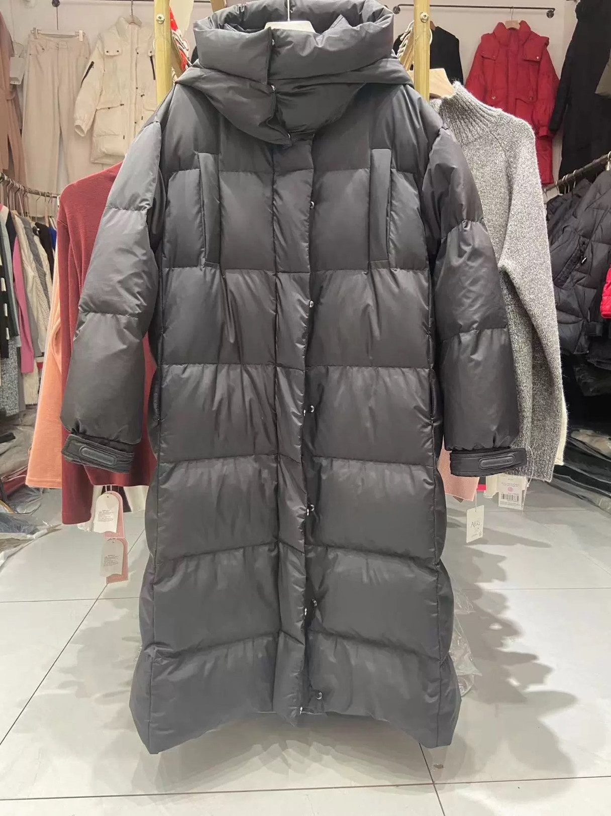 nibiezou36806洋气款连帽羽绒服宽松棉被子款欧版可脱卸帽加长