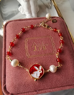 法国JFB新年兔年限定天然红玛瑙淡水珍珠手绘珐琅玉兔手链