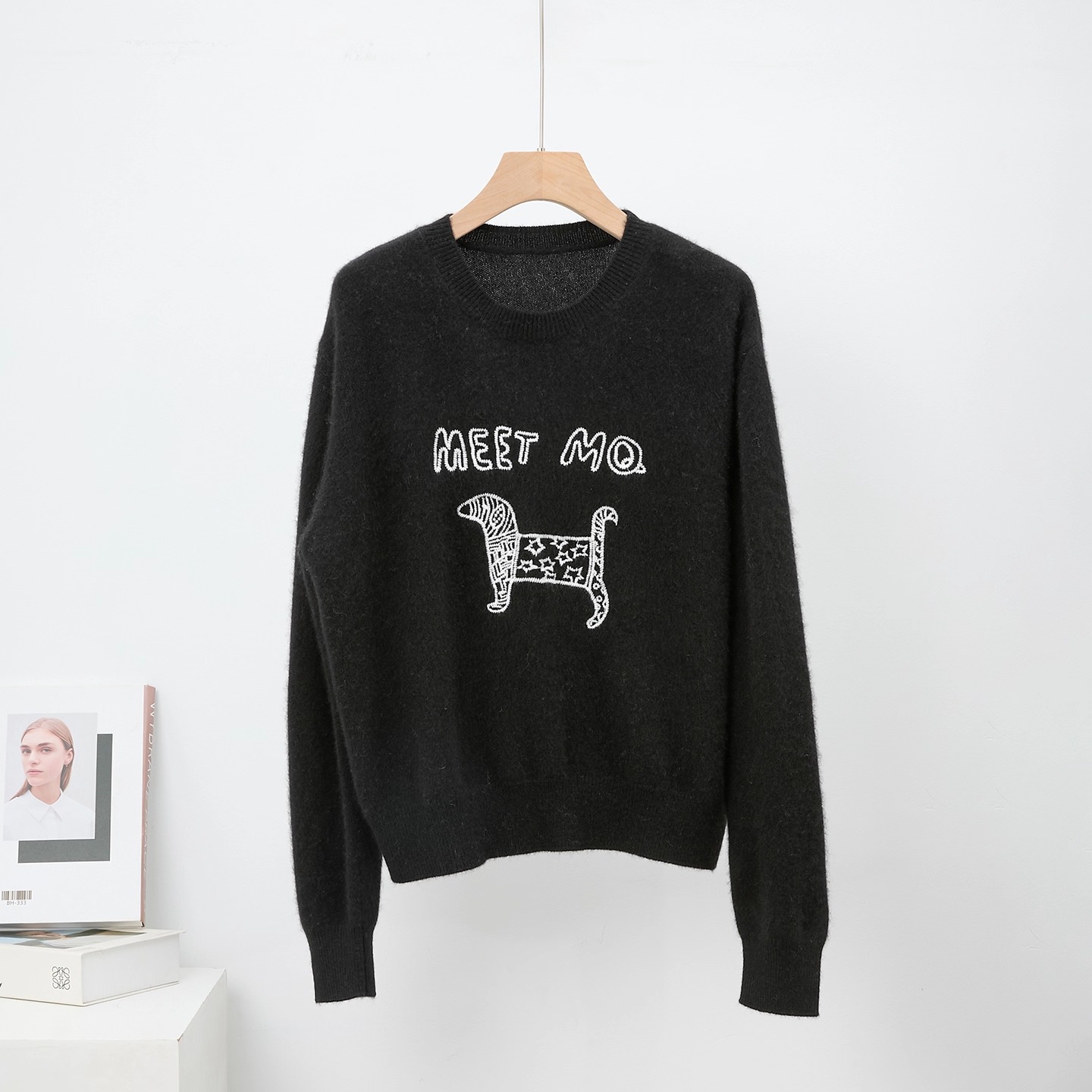 时尚圆领小狗字母刺绣针织毛衣女