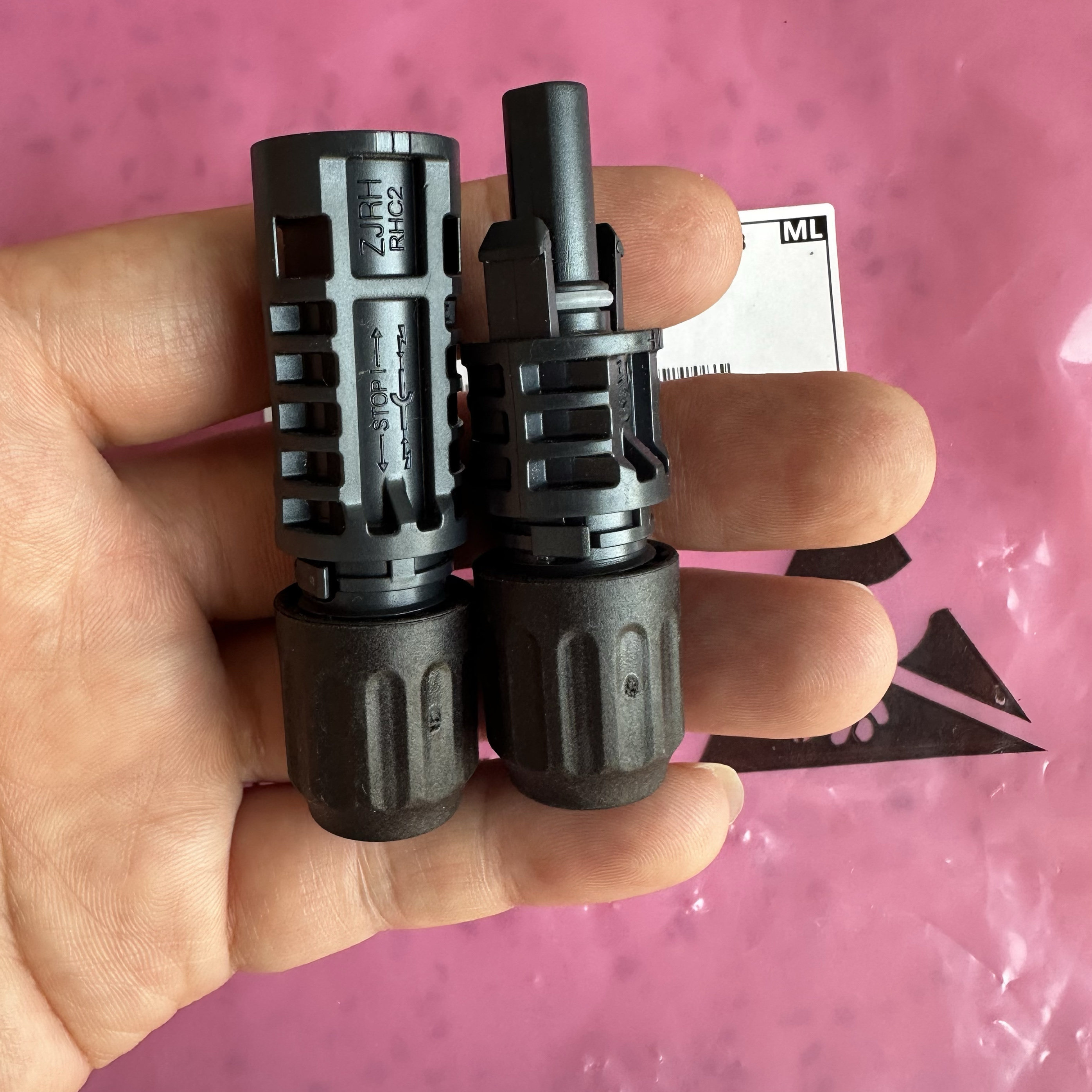 MC4光伏连接器公母插接头防水IP68太阳能光伏板连接头UL/TUV认证