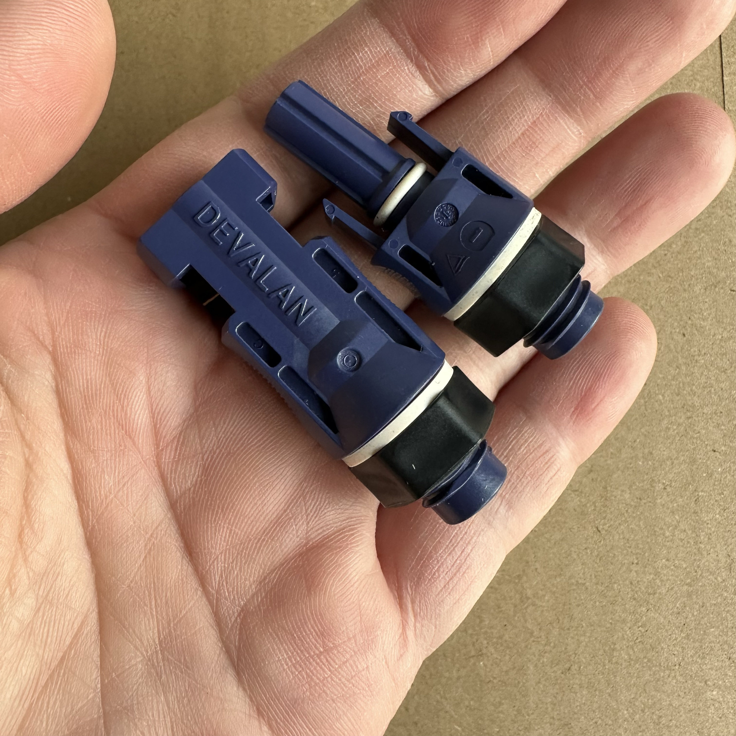 光伏连接器mc4公母头逆变器面板端接头蓝色定制款