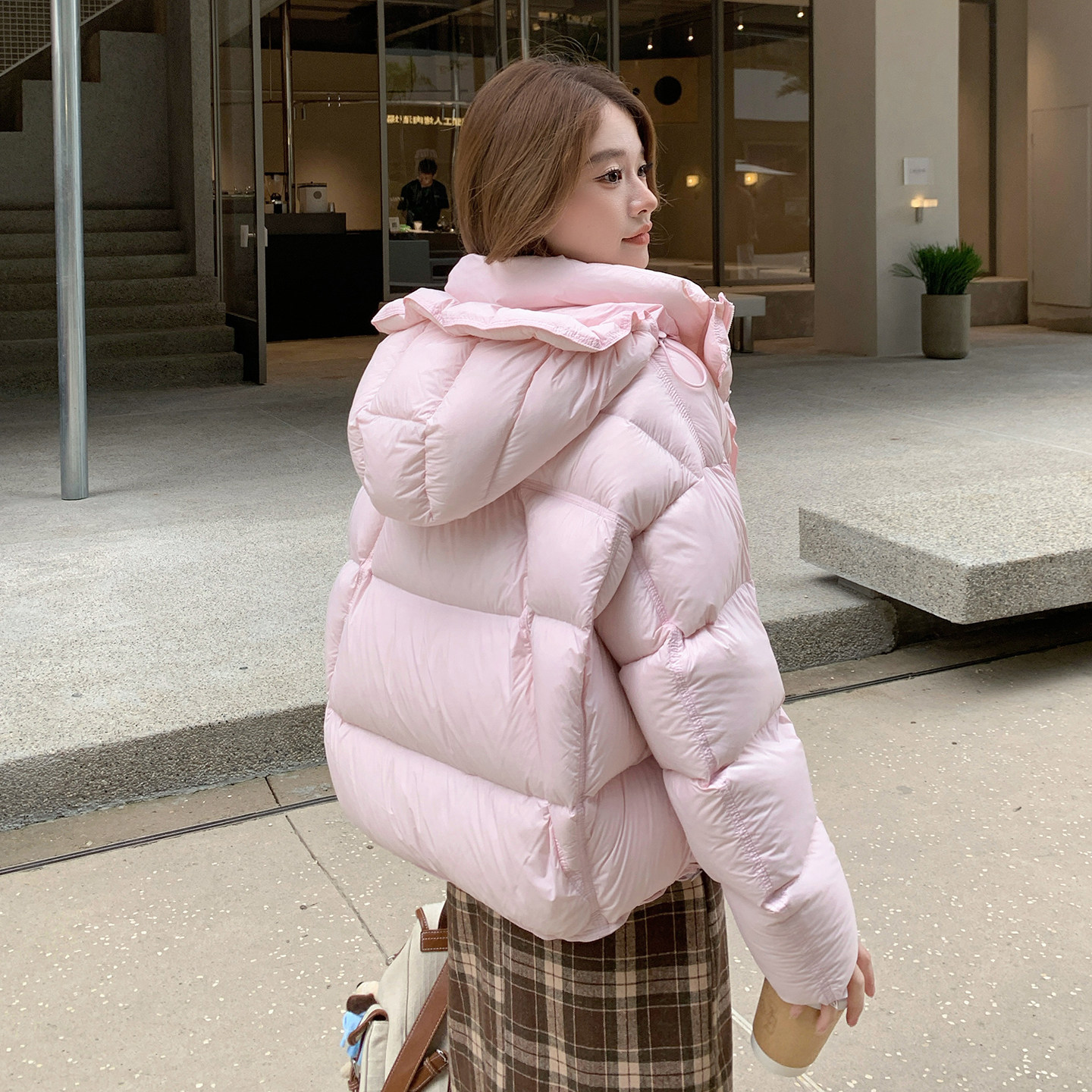 90白鸭绒粉色泡芙连帽小个子羽绒服2025冬新款显瘦保暖短款加厚女