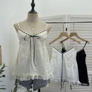 上衣6018 无袖 实拍 纯欲风织带蕾丝吊带背心低胸V领重工刺绣娃娃衫