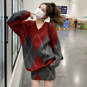 撞色菱格针织套装裙女2025春季新款洋气好看V领上衣半身裙两件套图片