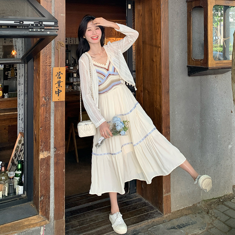 超火好看温柔气质穿搭白色连衣裙套装女2025新款波西米亚风吊带裙,女装连衣裙,2C200