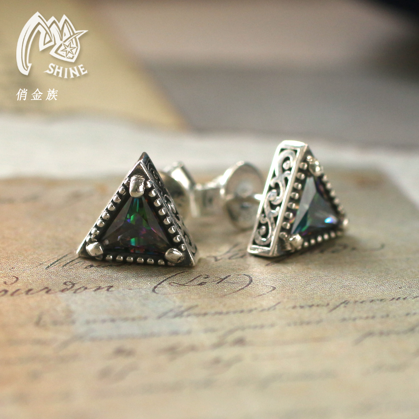 彩棱耳钉女时尚百搭彩色石耳饰