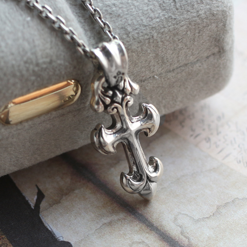 复古军花十字架吊坠小巧简约设计