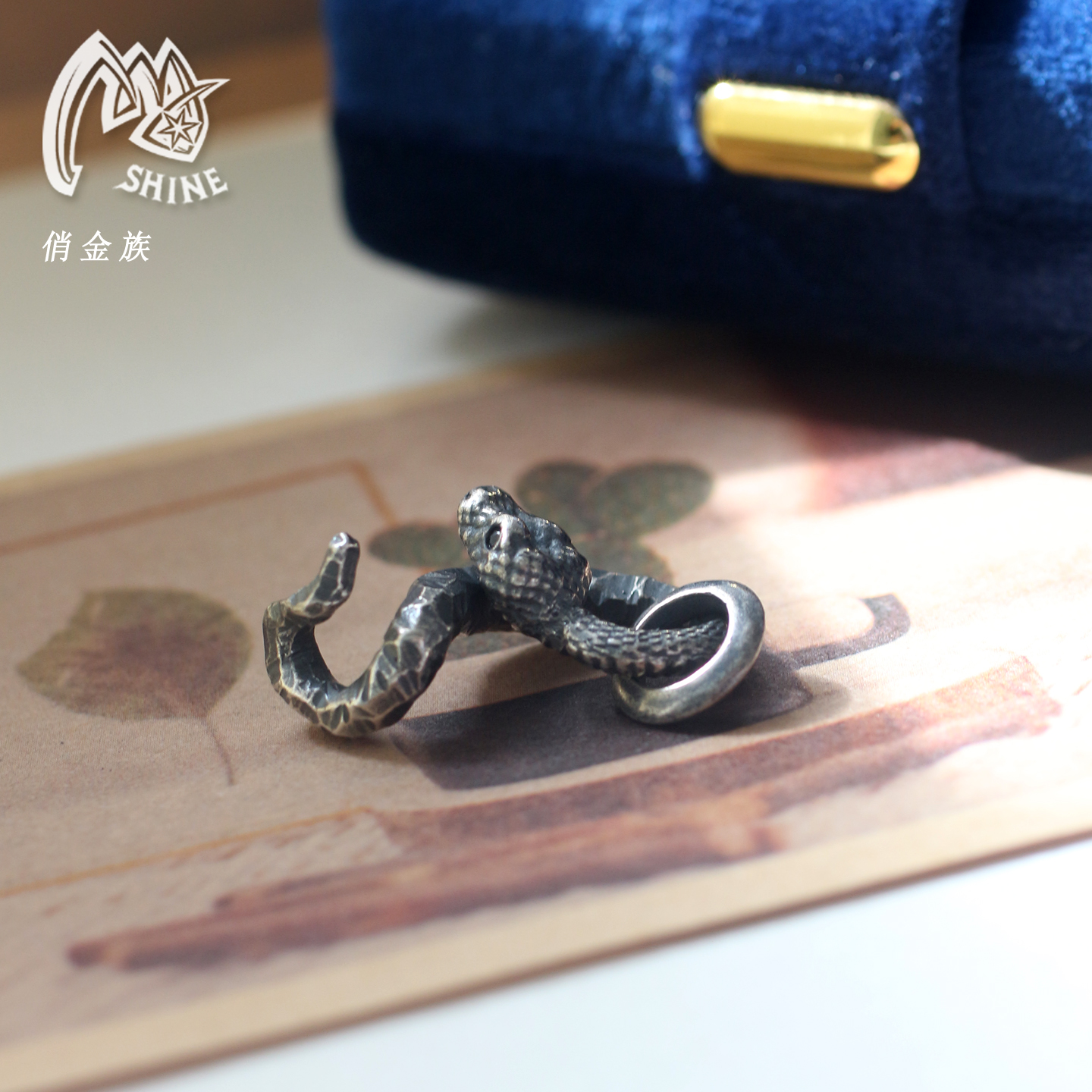 俏金族原创设计925银蛇吊坠