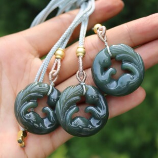 新疆和田玉籽料沙枣青九尾狐狸吊坠挂件一细料冰润精雕男女玉佩