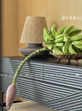 摆放芭蕉花艺现代异域餐厅造景