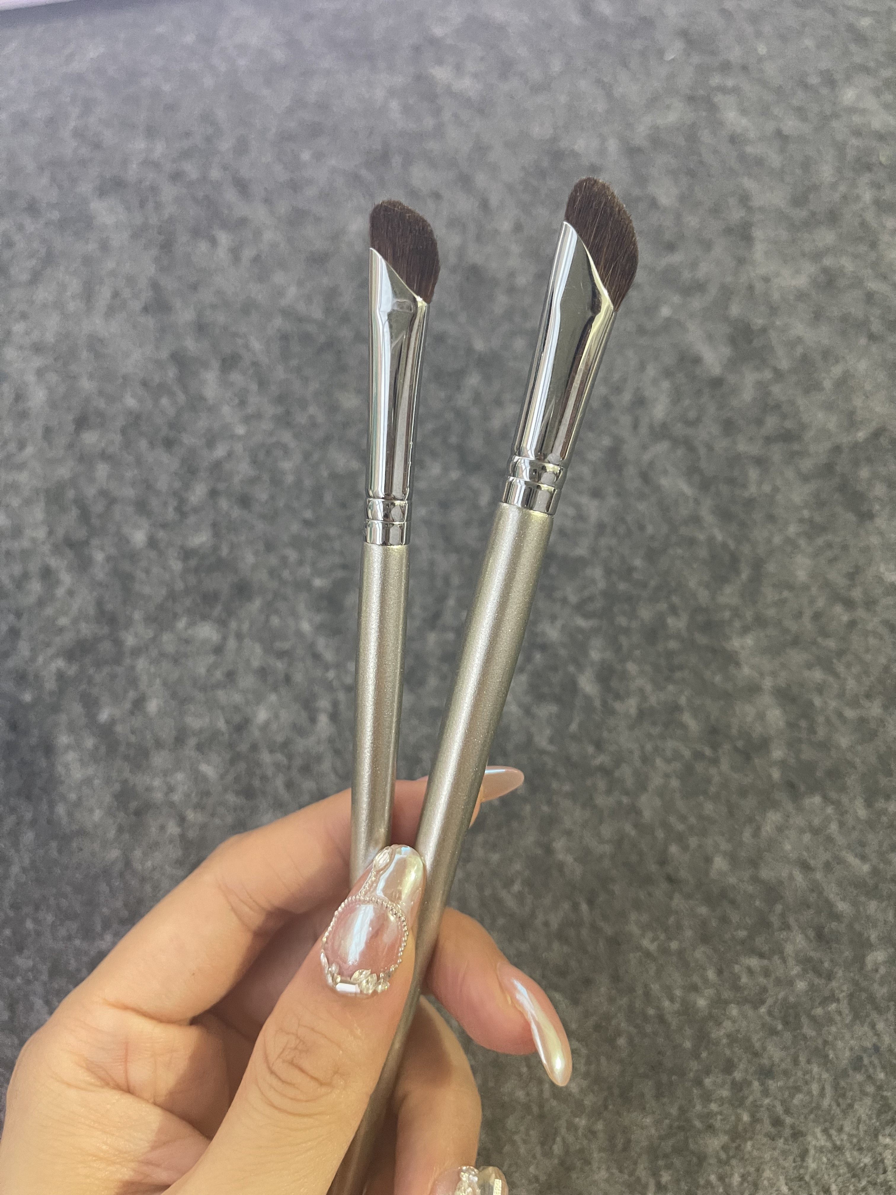 镰刀鼻影刷动物毛斜头精准晕染鼻影修容刷马毛鼻翼修饰阴影化妆刷,彩妆/香水/美妆工具,化妆刷,淘宝优惠券,粉丝福利购,淘宝优惠卷